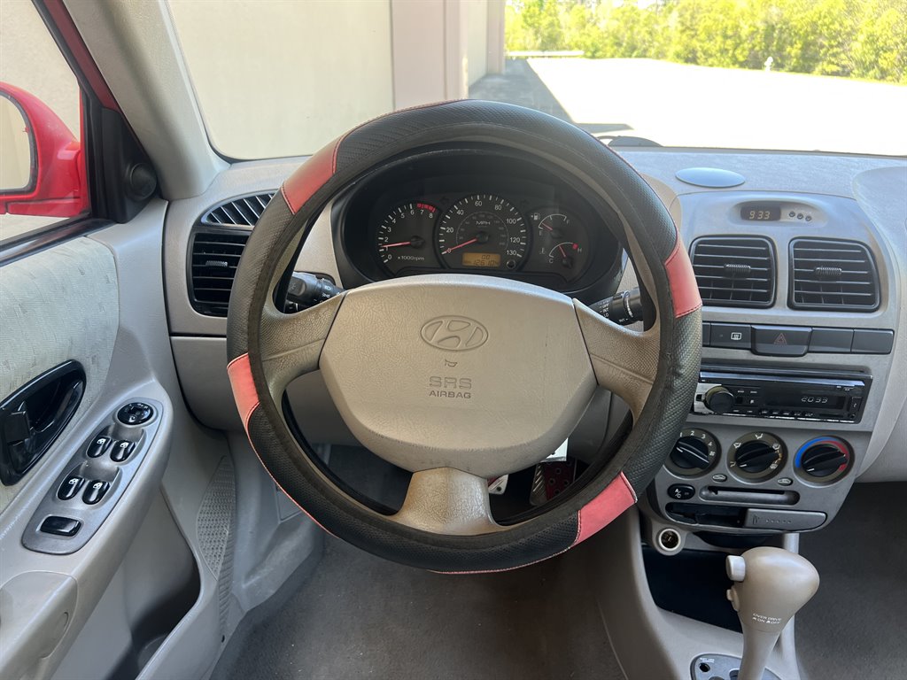2005 Hyundai Accent GLS photo