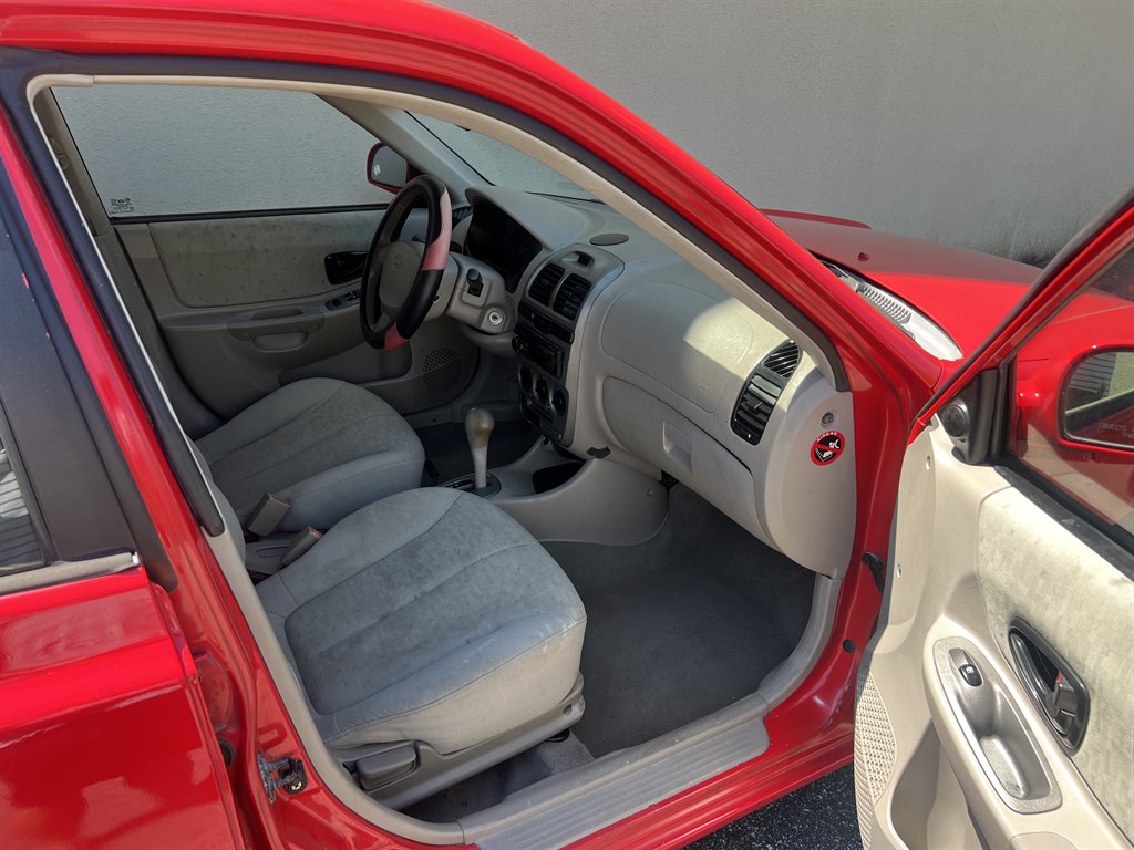 2005 Hyundai Accent GLS photo