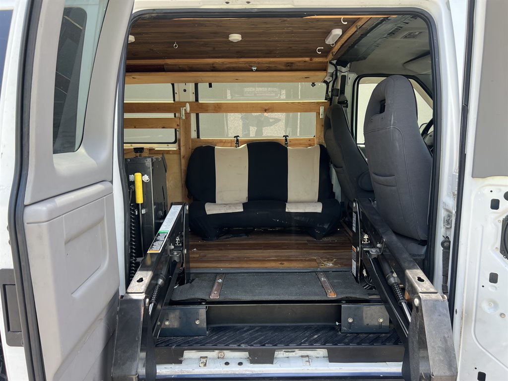 1998 Ford E-150 - $4,999