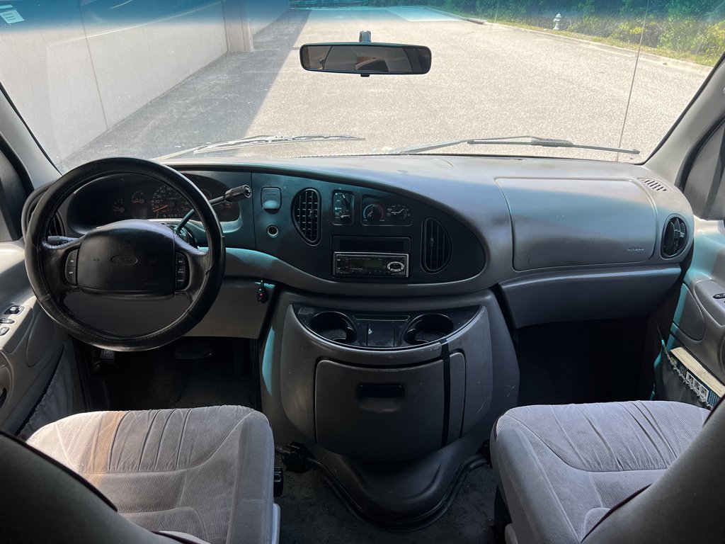 1998 Ford E-150 - $4,999