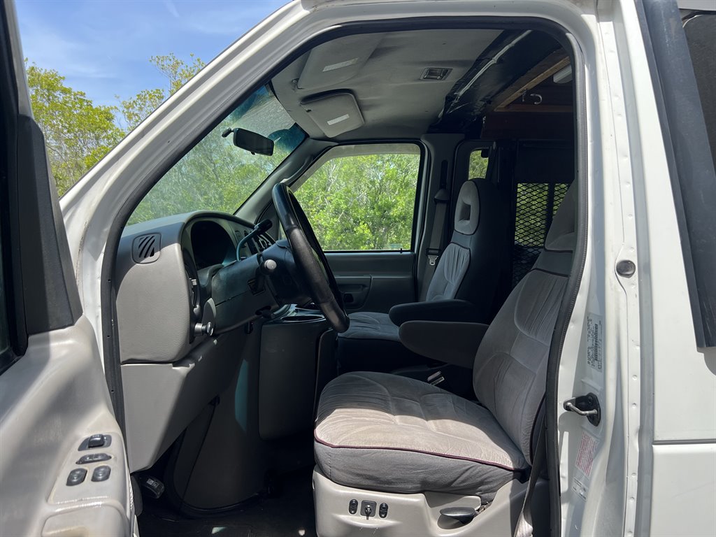 1998 Ford E-150 - $4,999