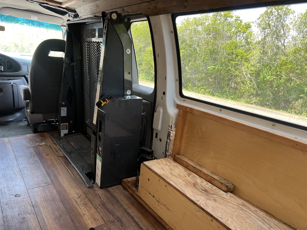 1998 Ford E-150 - $4,999