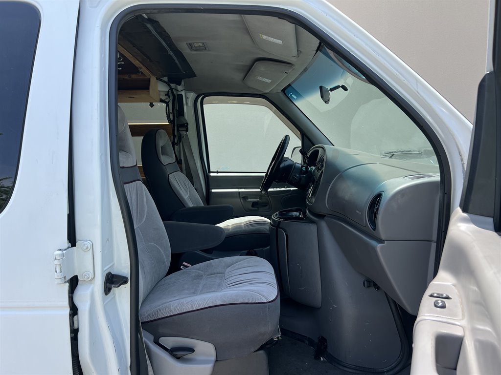 1998 Ford E-150 - $4,999