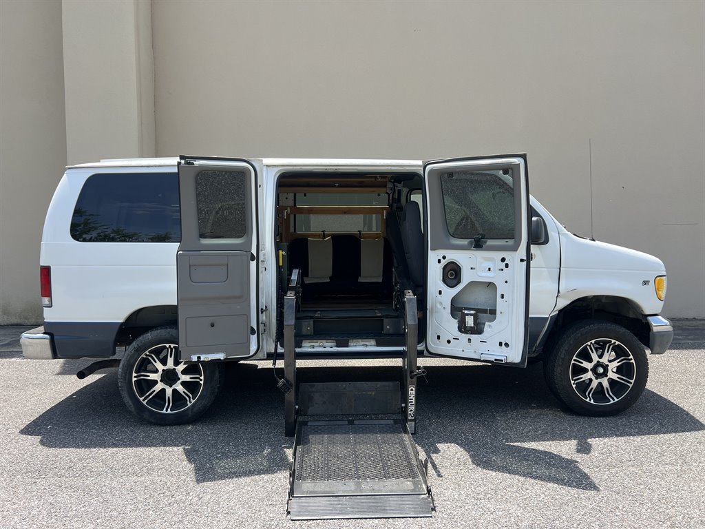 1998 Ford E-150 - $4,999