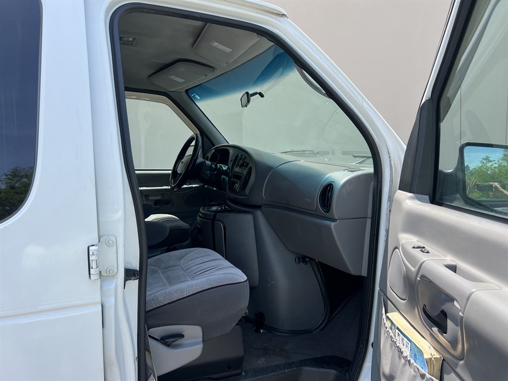 1998 Ford E-150 - $4,999
