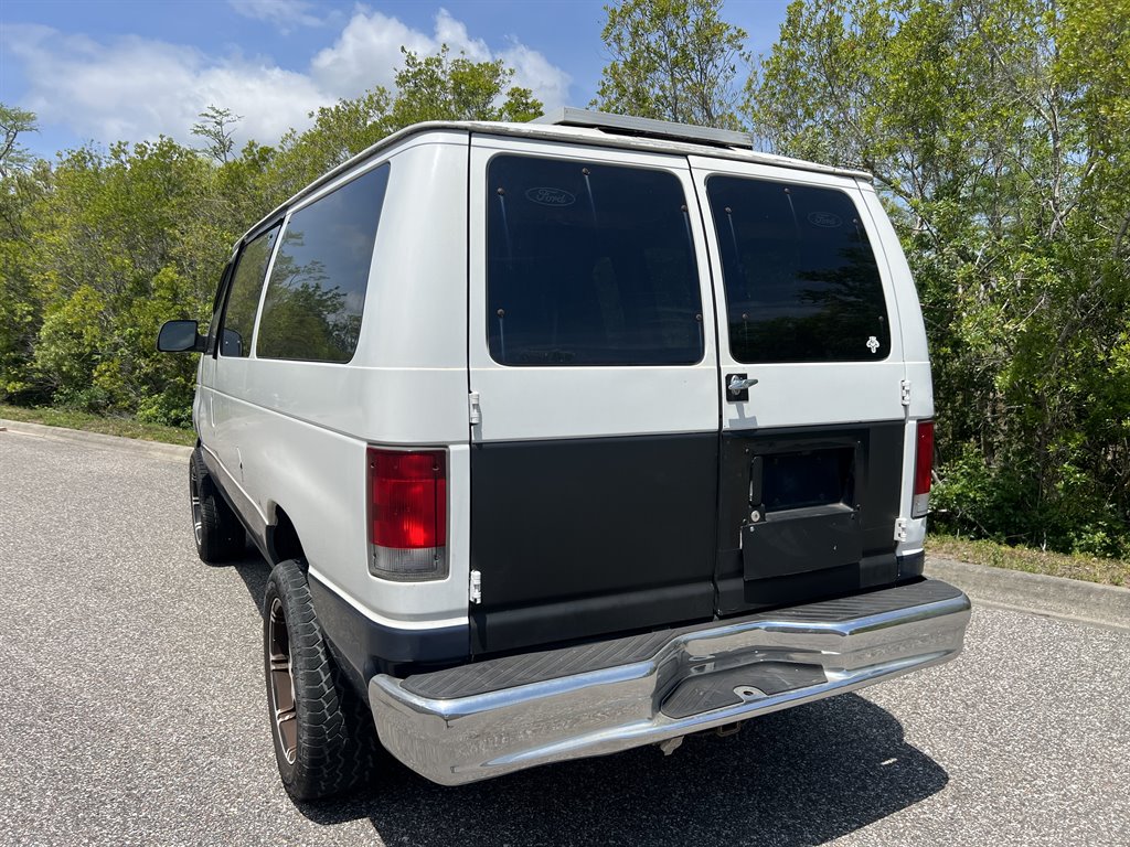 1998 Ford E-150 - $4,999