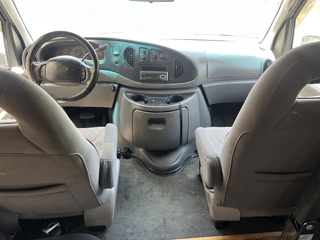 1998 Ford E-150 - $4,999