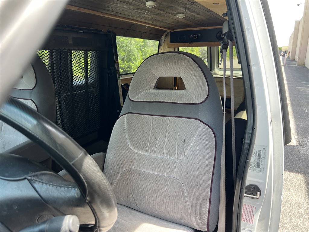 1998 Ford E-150 - $4,999