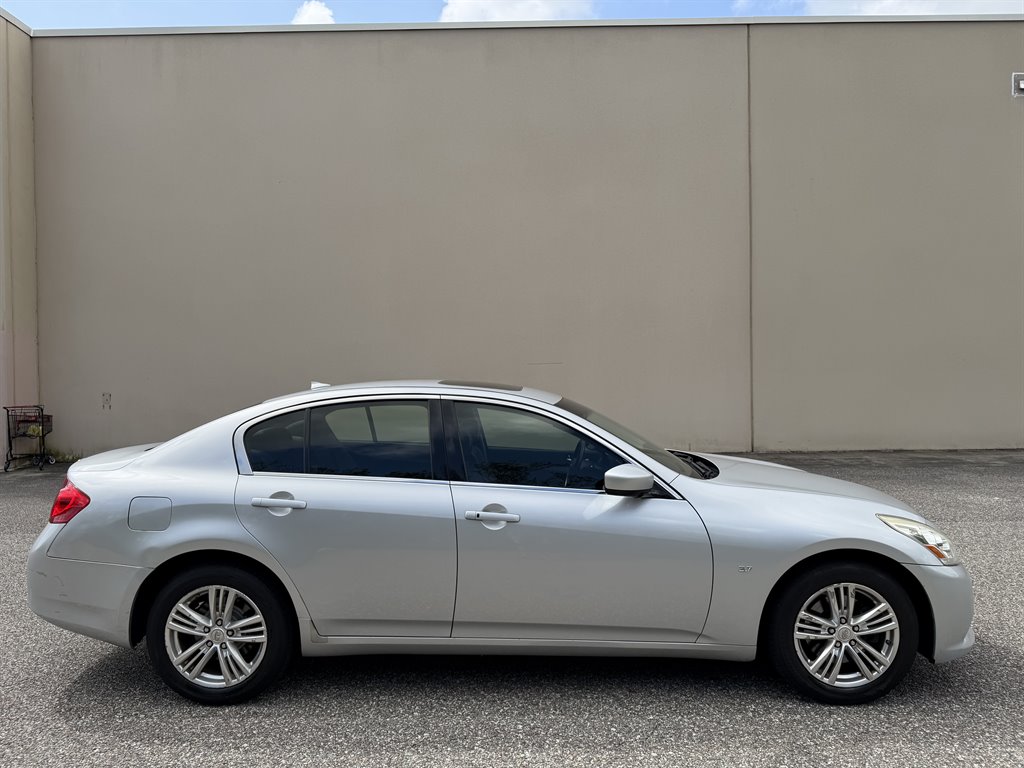 2015 INFINITI Q40 - $6,999