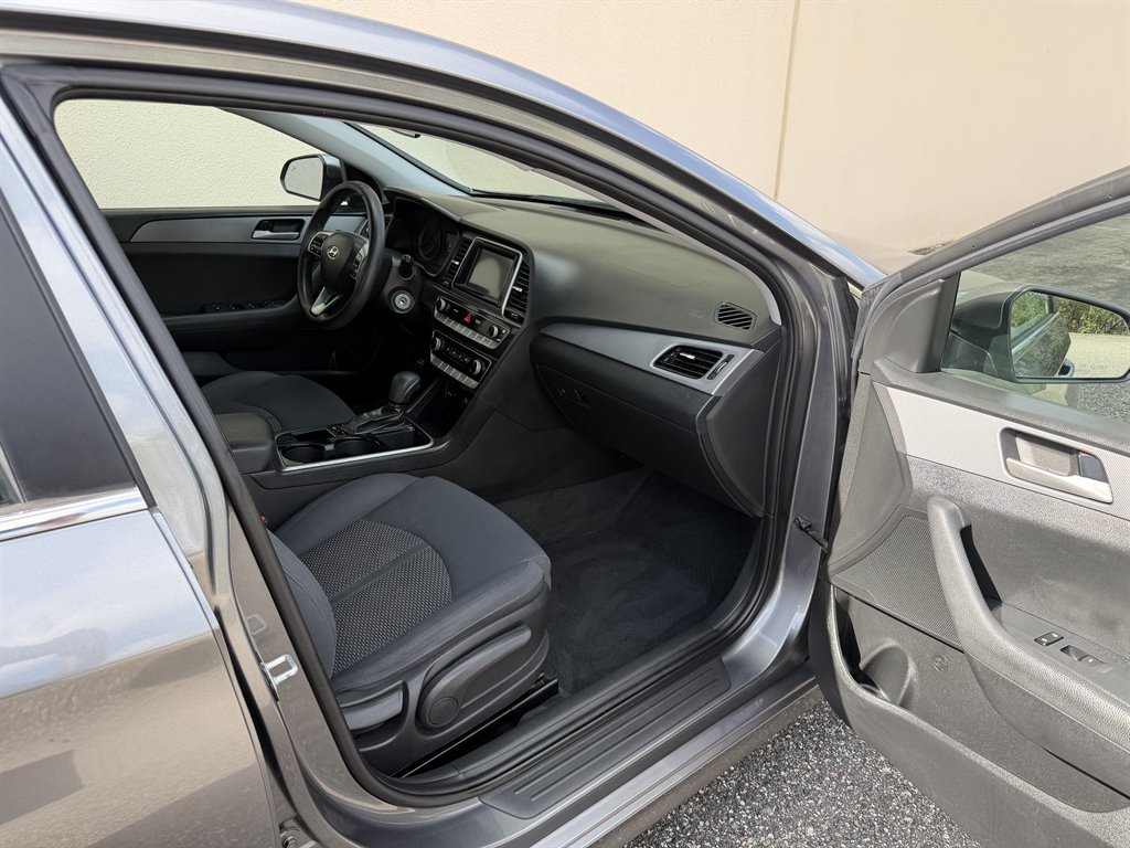 2019 Hyundai Sonata - $8,999