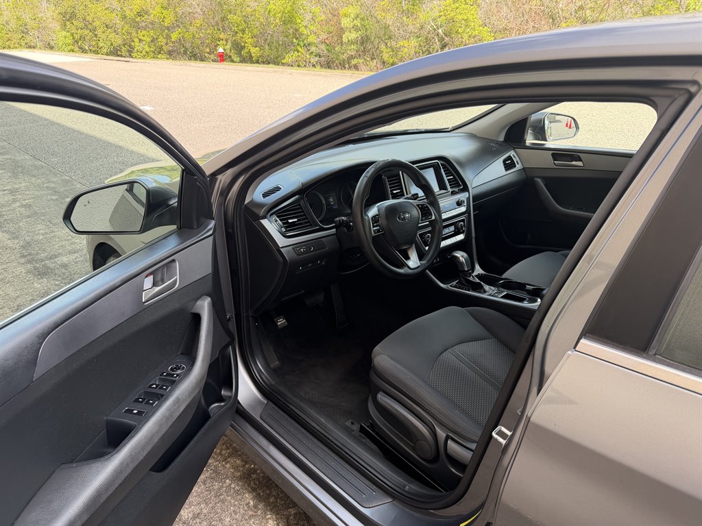 2019 Hyundai Sonata - $8,999