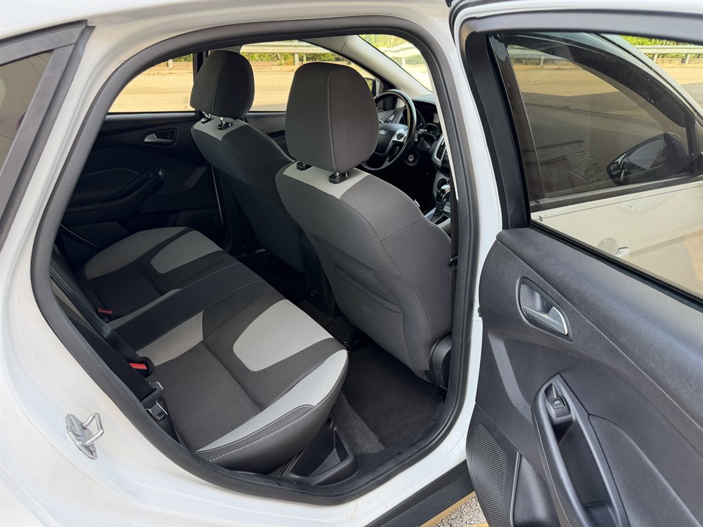 2012 Ford Focus - $4,699
