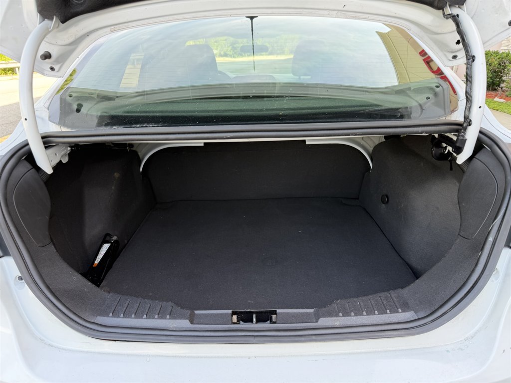 2012 Ford Focus - $4,699