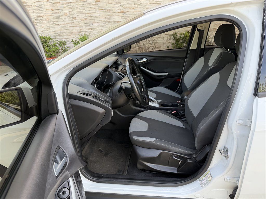 2012 Ford Focus - $4,699