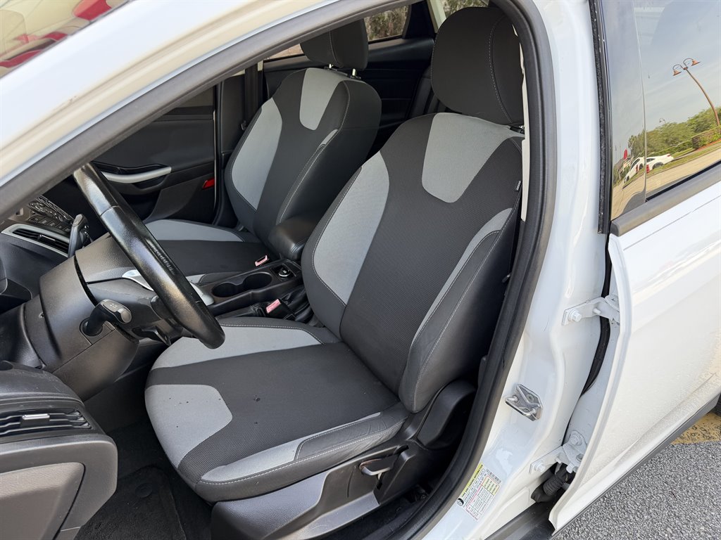 2012 Ford Focus - $4,699
