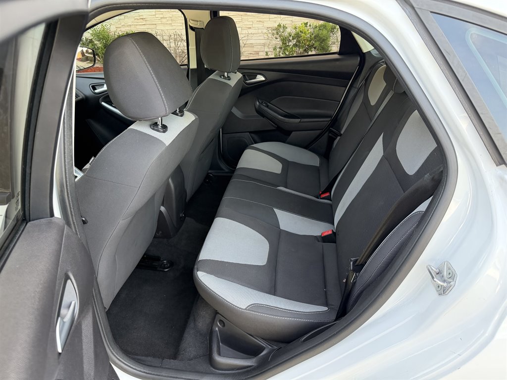 2012 Ford Focus - $4,699