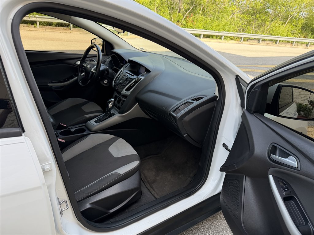 2012 Ford Focus - $4,699