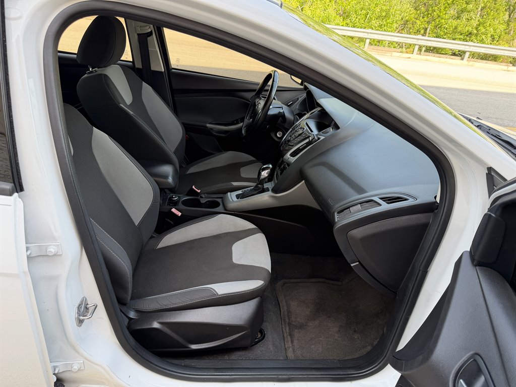 2012 Ford Focus - $4,699