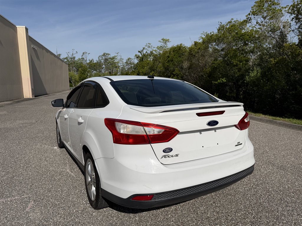 2012 Ford Focus - $4,699