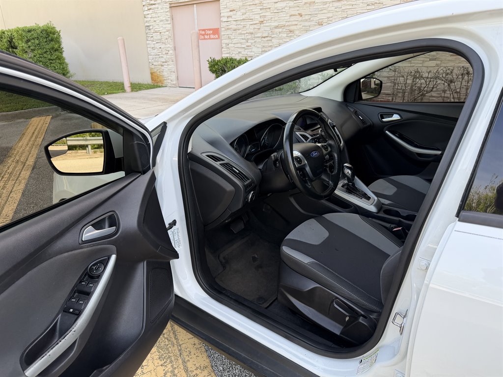 2012 Ford Focus - $4,699