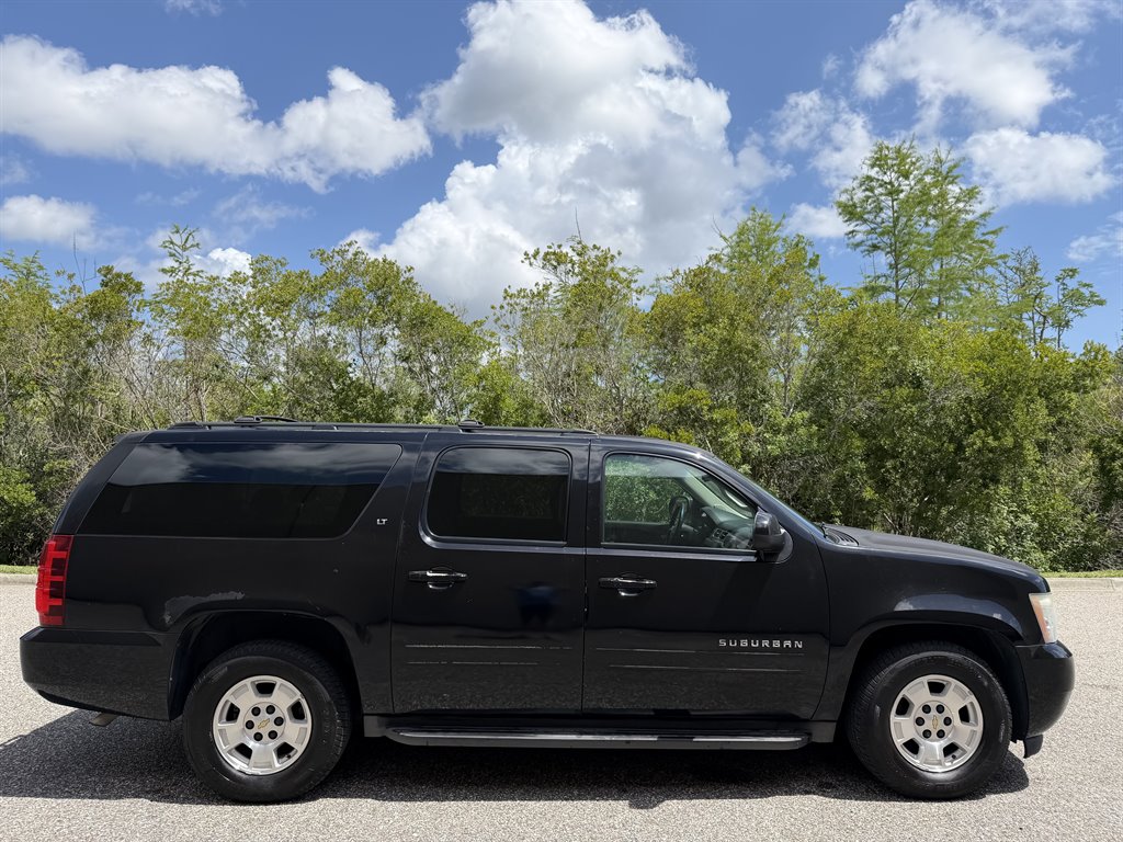 2013 Chevrolet Suburban - $5,999