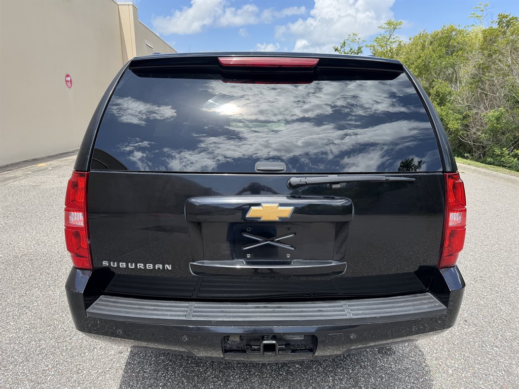 2013 Chevrolet Suburban - $5,999