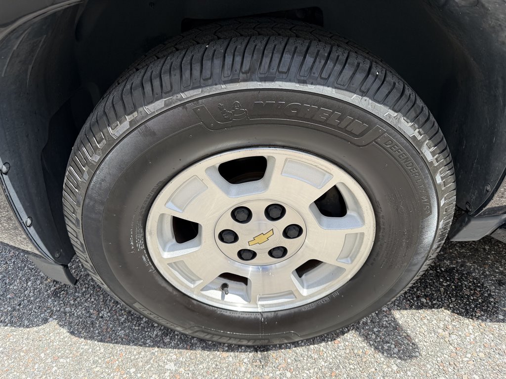 2013 Chevrolet Suburban - $5,999