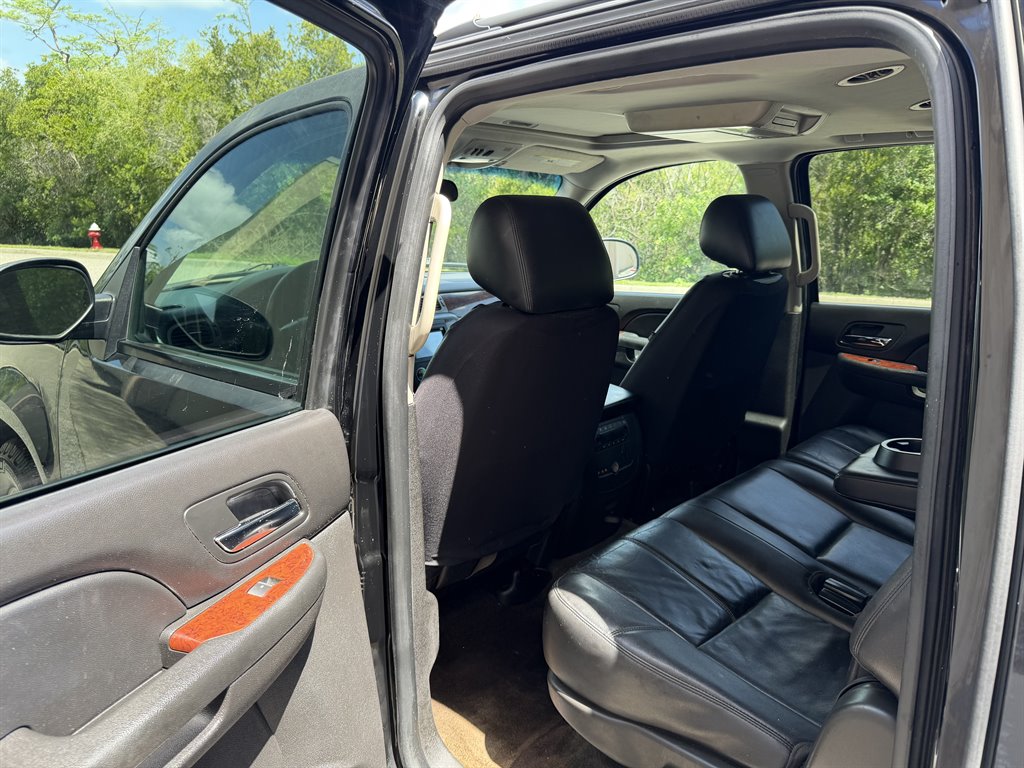 2013 Chevrolet Suburban - $5,999