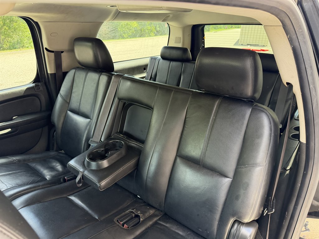 2013 Chevrolet Suburban - $5,999