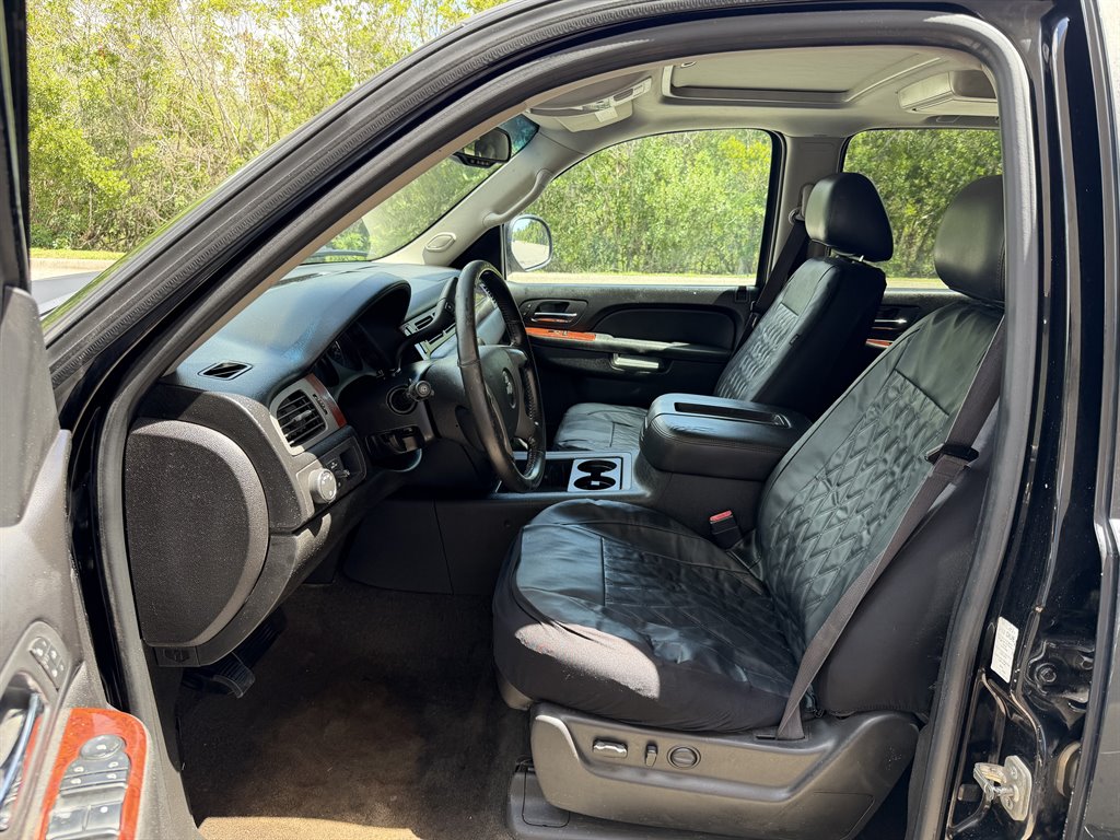 2013 Chevrolet Suburban - $5,999
