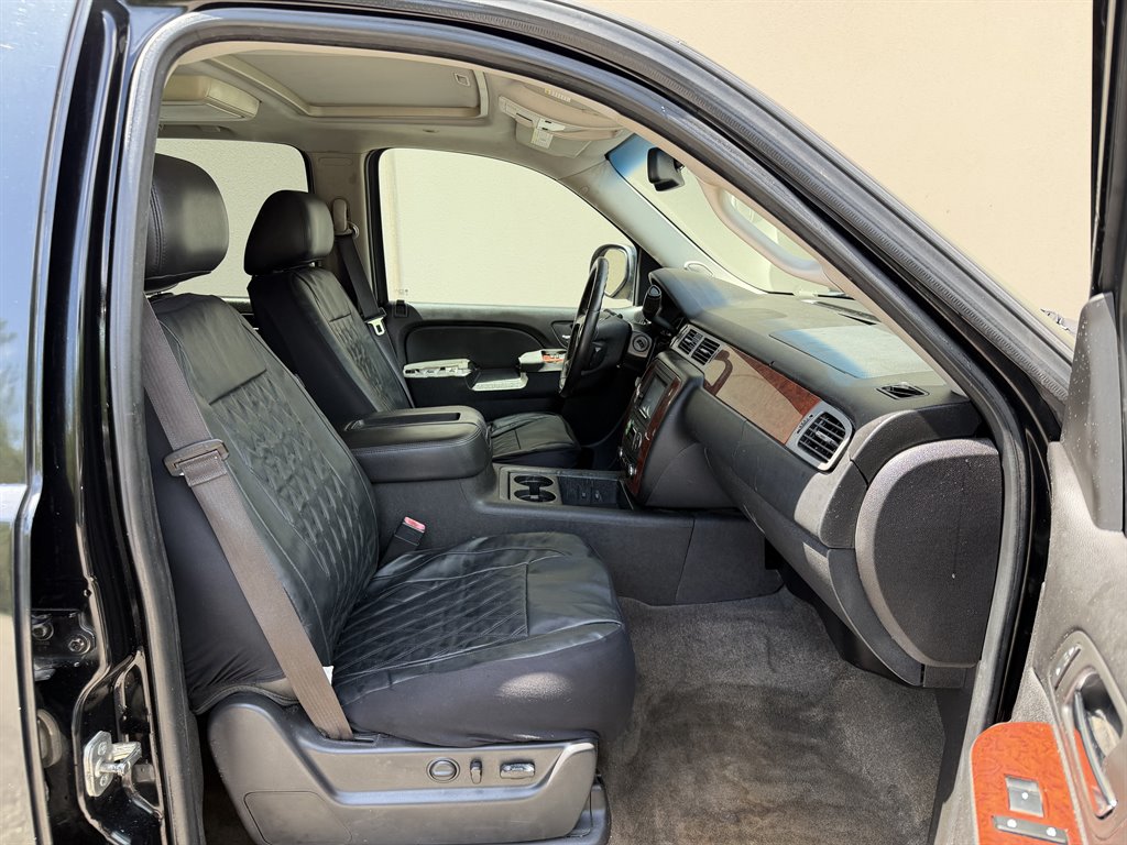 2013 Chevrolet Suburban - $5,999