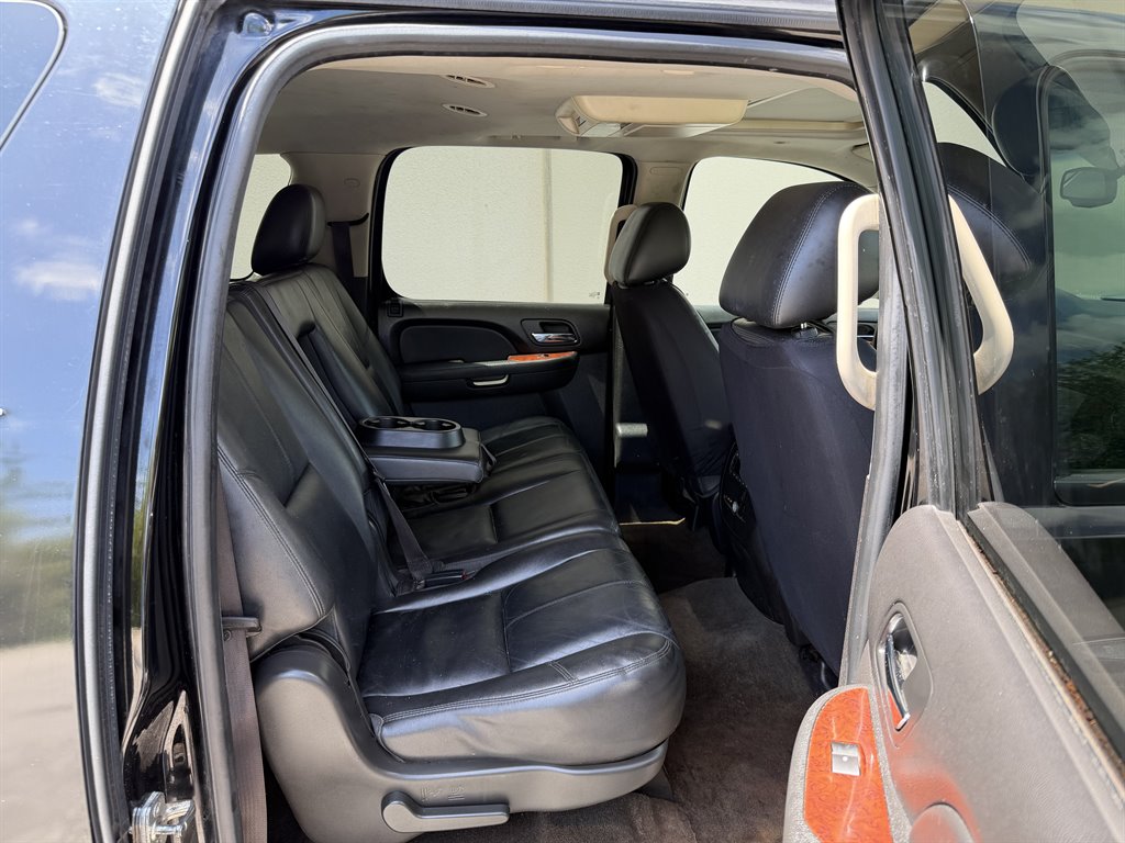 2013 Chevrolet Suburban - $5,999