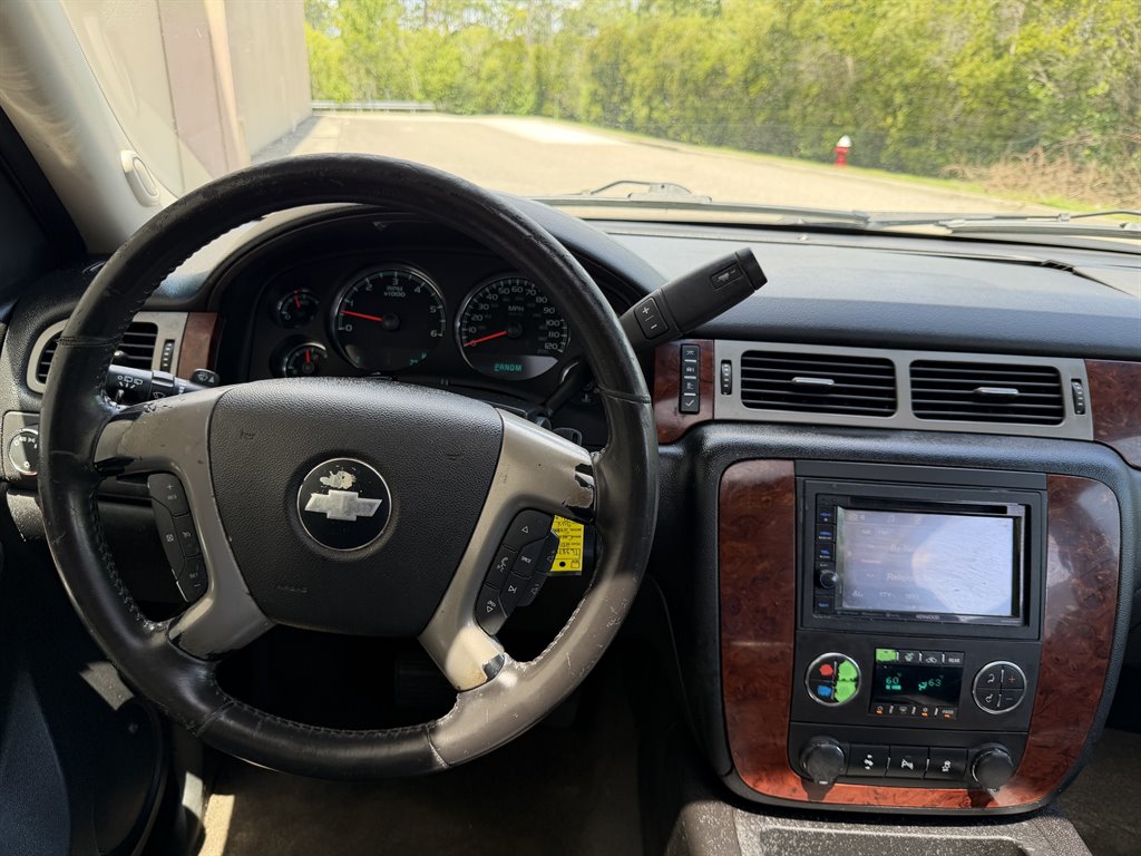 2013 Chevrolet Suburban - $5,999