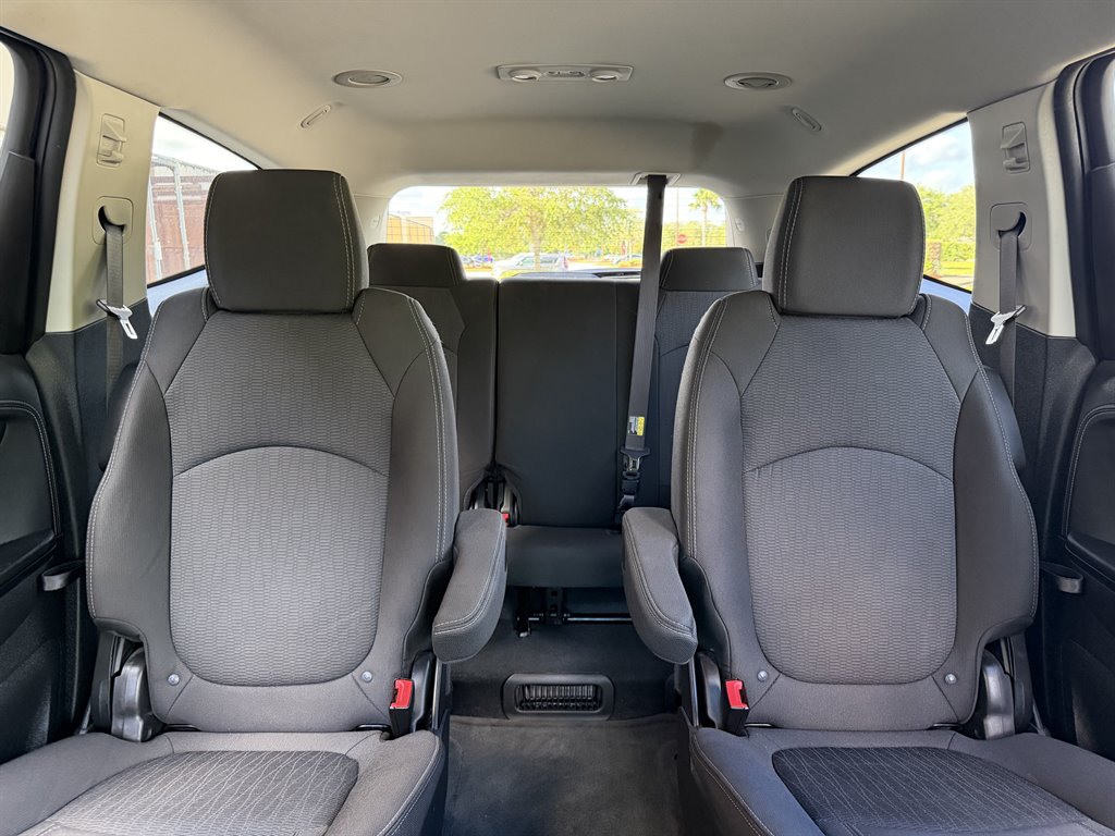 2017 Chevrolet Traverse - $9,499