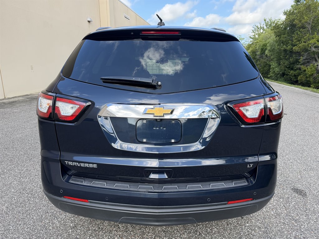 2017 Chevrolet Traverse - $9,499