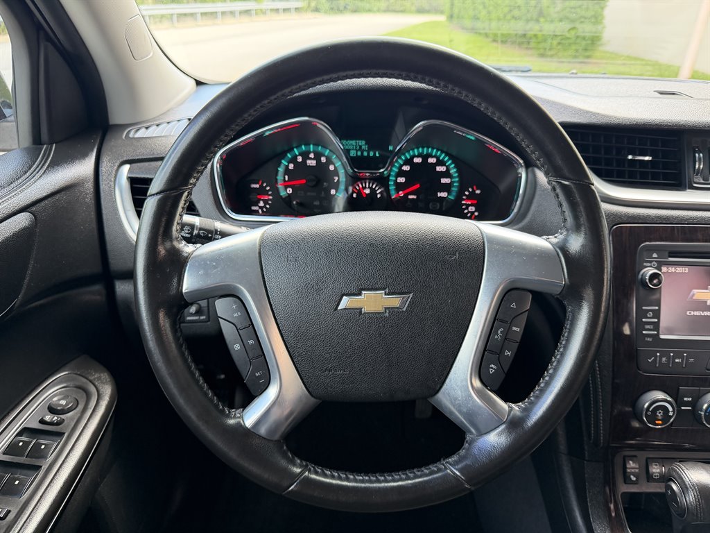 2017 Chevrolet Traverse - $9,499