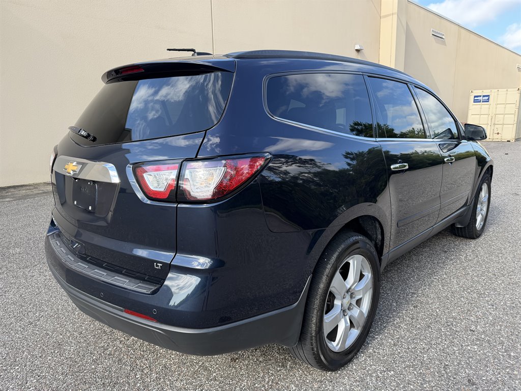 2017 Chevrolet Traverse - $9,499