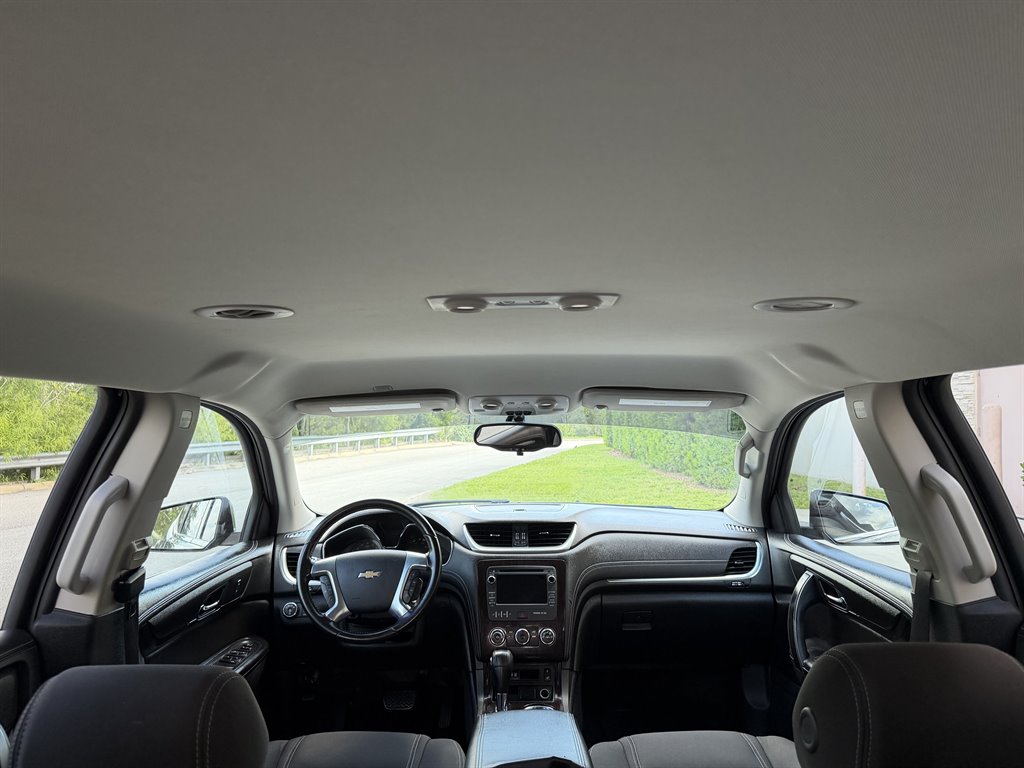 2017 Chevrolet Traverse - $9,499