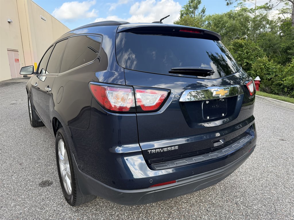 2017 Chevrolet Traverse - $9,499