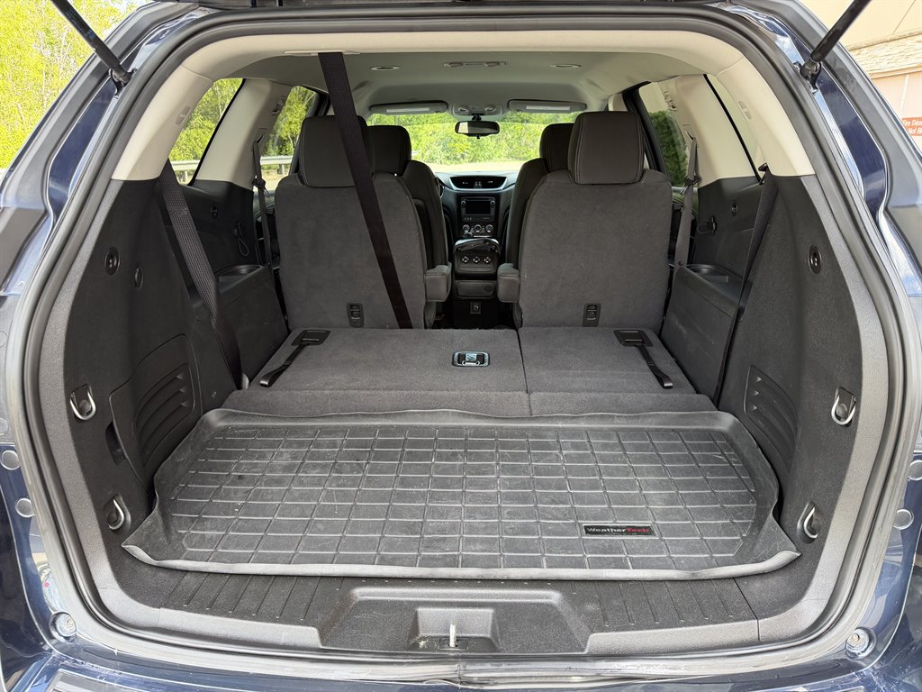2017 Chevrolet Traverse - $9,499