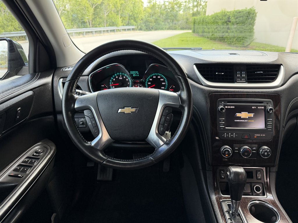 2017 Chevrolet Traverse - $9,499