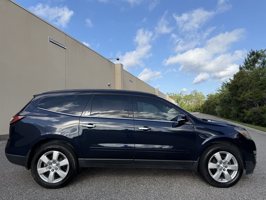 2017 Chevrolet Traverse - $9,499