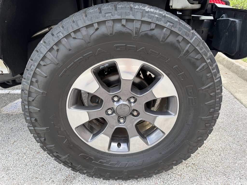 2015 Jeep Wrangler - $14,999