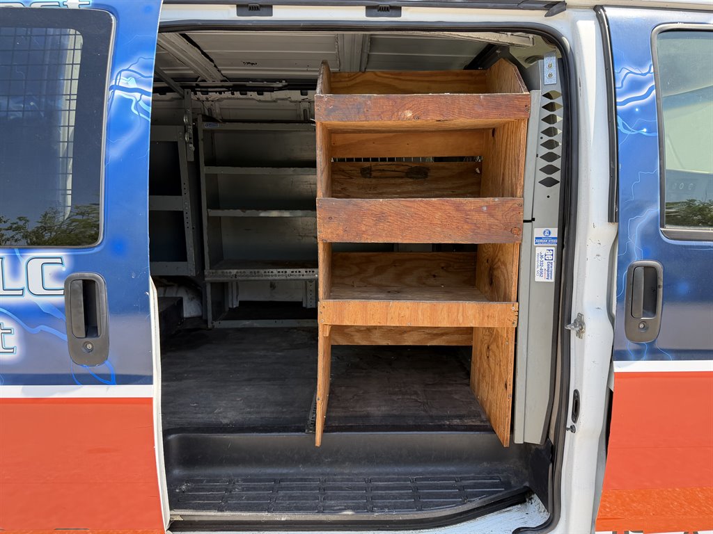 2008 Chevrolet Express - $3,999