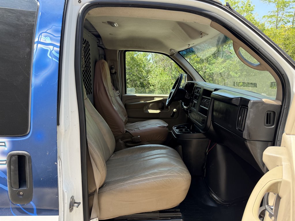 2008 Chevrolet Express - $3,999