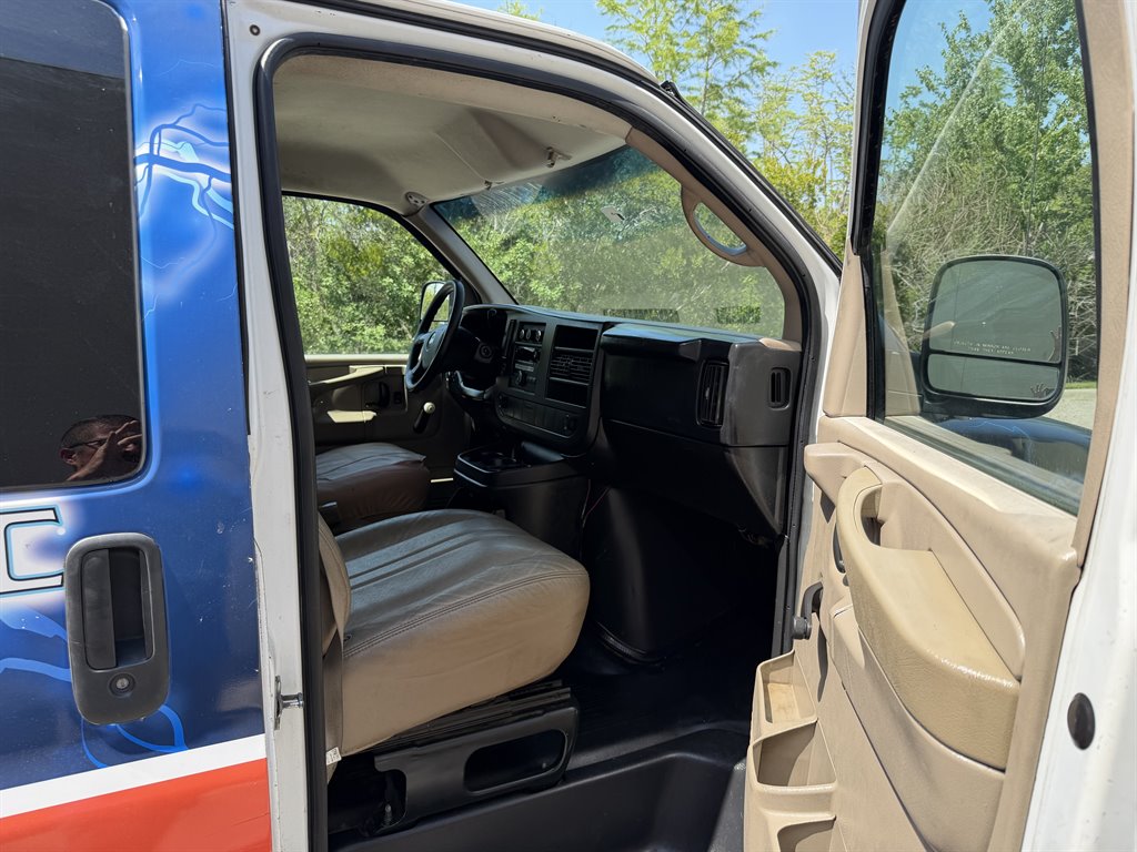 2008 Chevrolet Express - $3,999