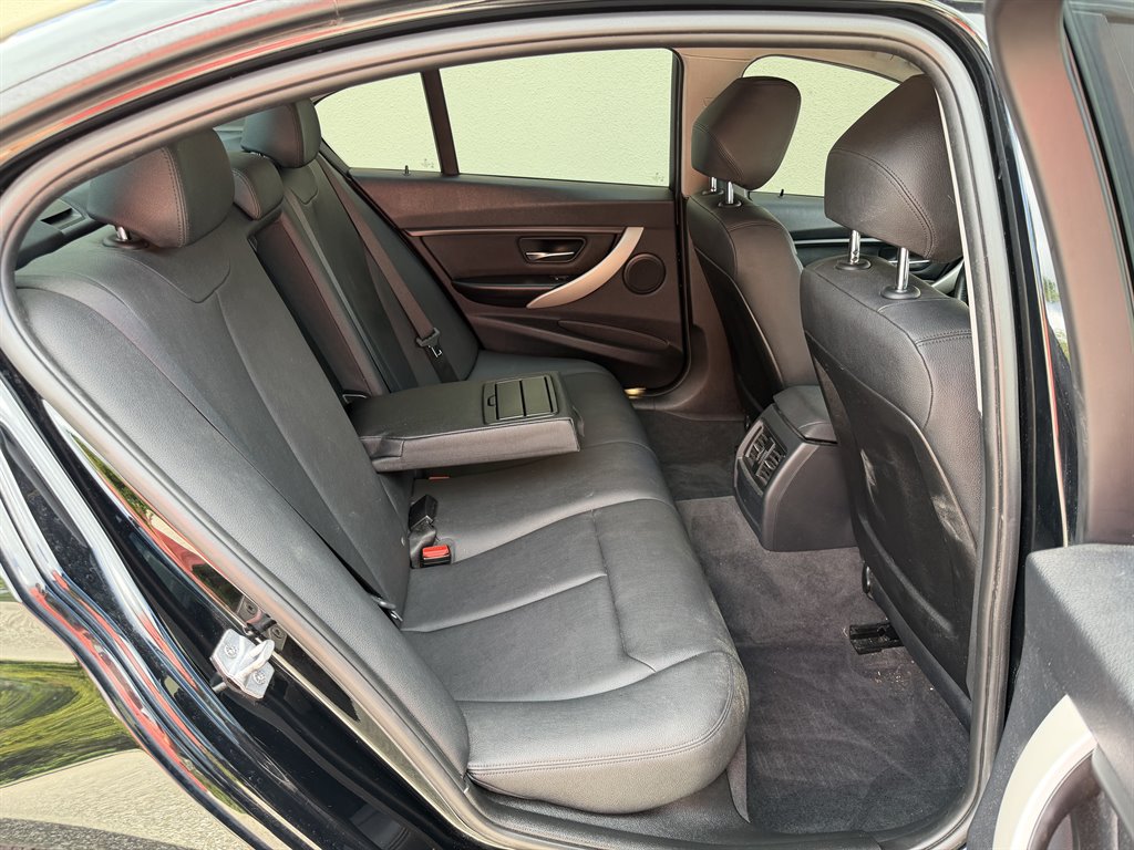 2014 BMW 320i - $7,399