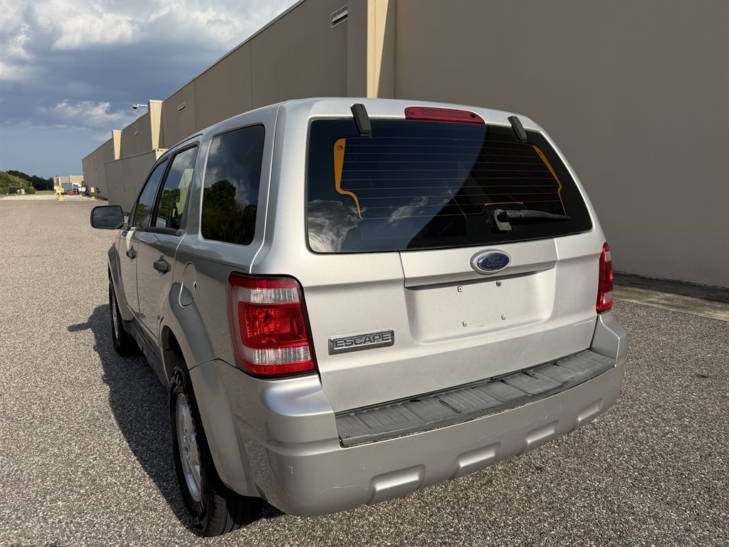2009 Ford Escape - $3,499