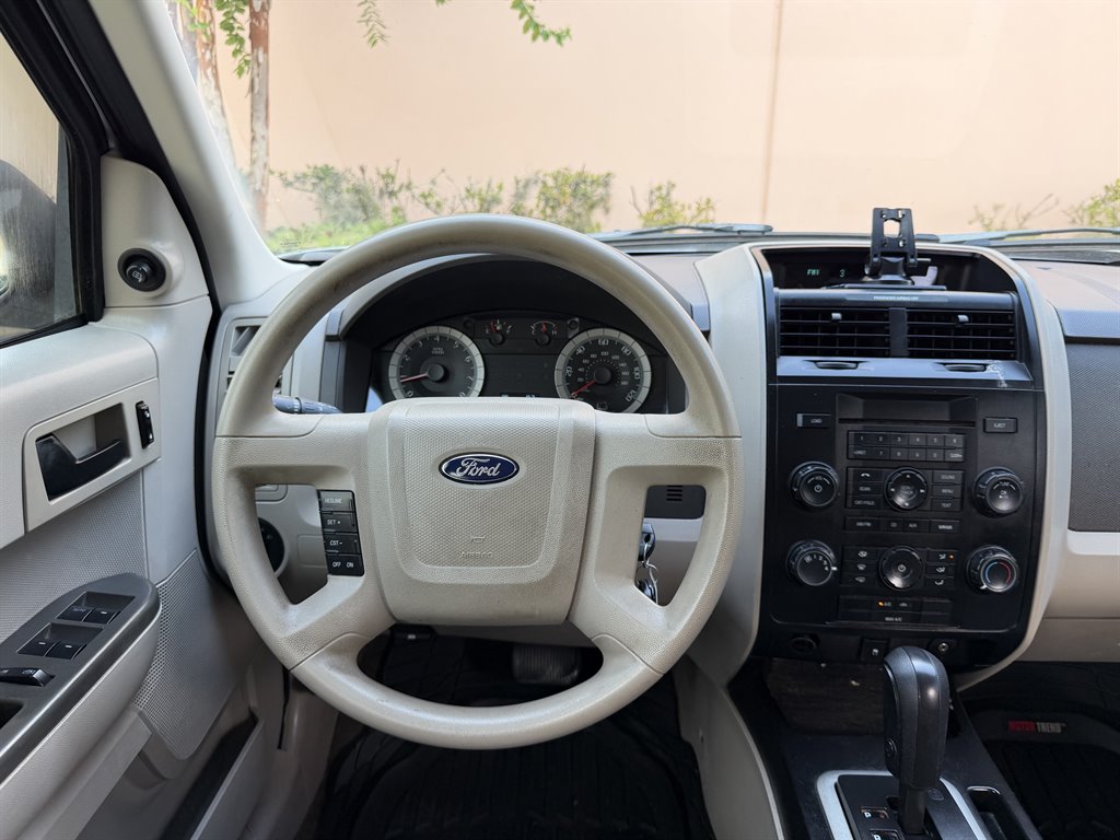 2009 Ford Escape - $3,499