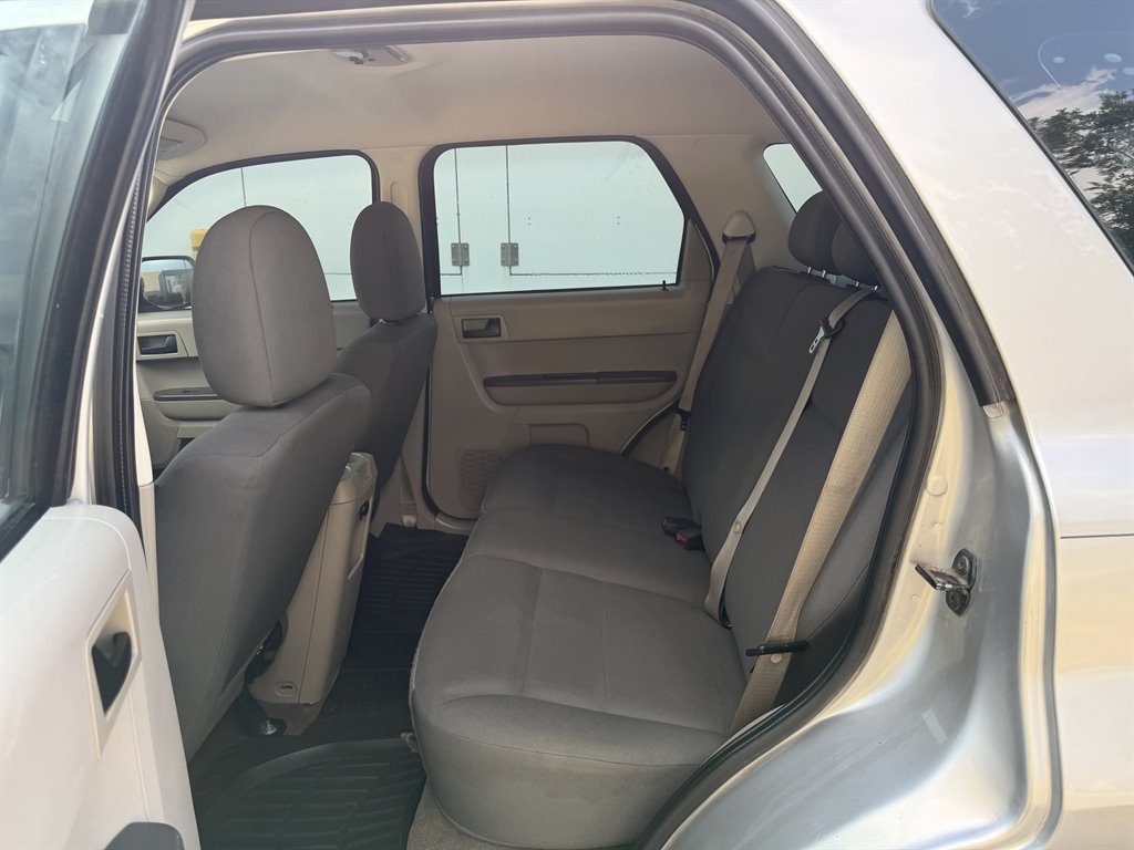 2009 Ford Escape - $3,499